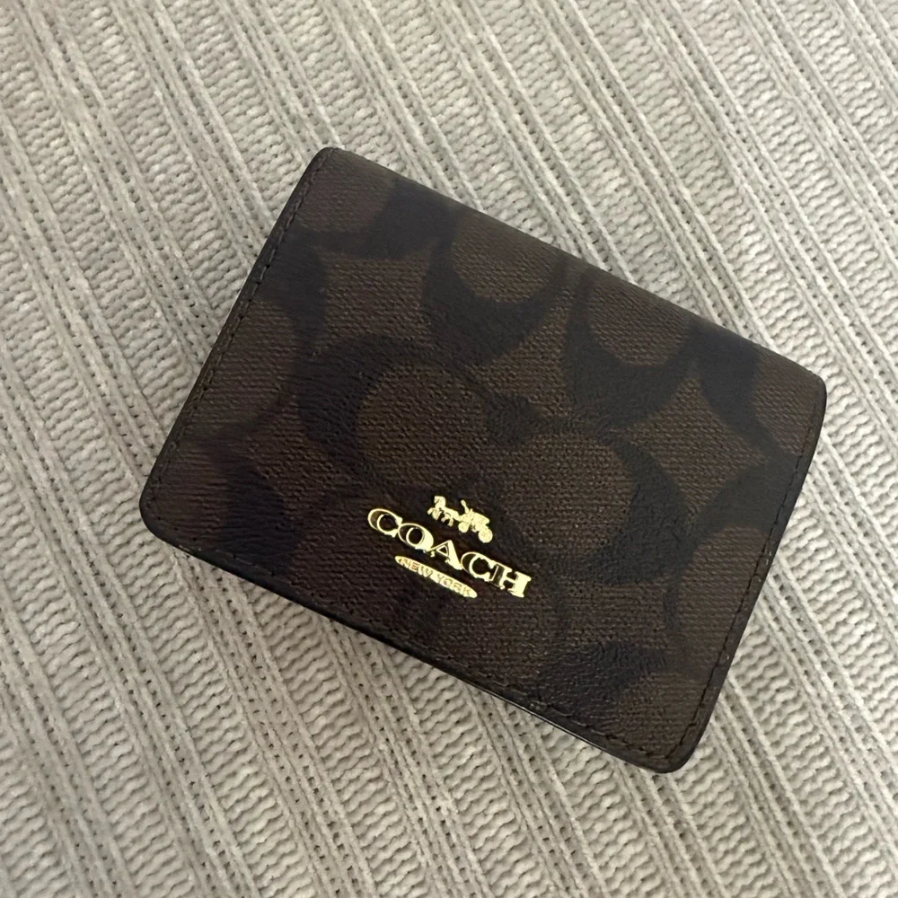 Coach Brown Wallet On Chain - LNWOT - Picture 7 of 7